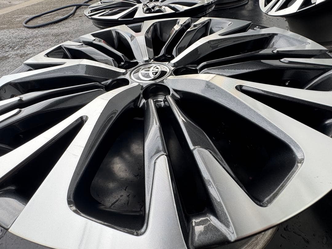 S　新車外し‼︎ ヤリスクロス Z 純正18インチホイール　①