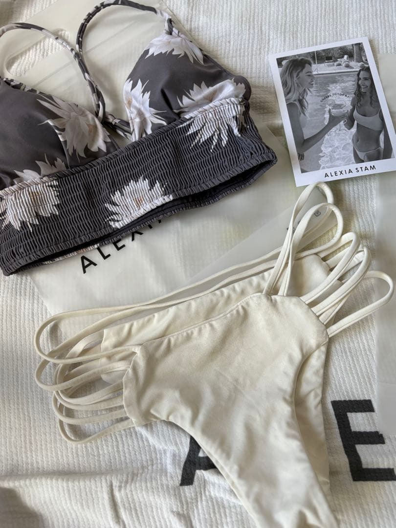 ALEXIA STAM セパレート水着（花柄）