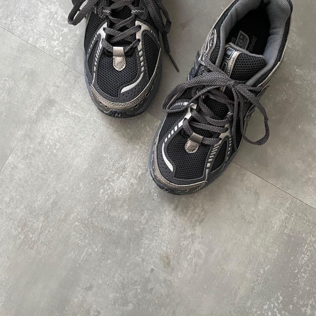 人気　極美品　新品同様　ニューバランス M1906RES 23.5cm