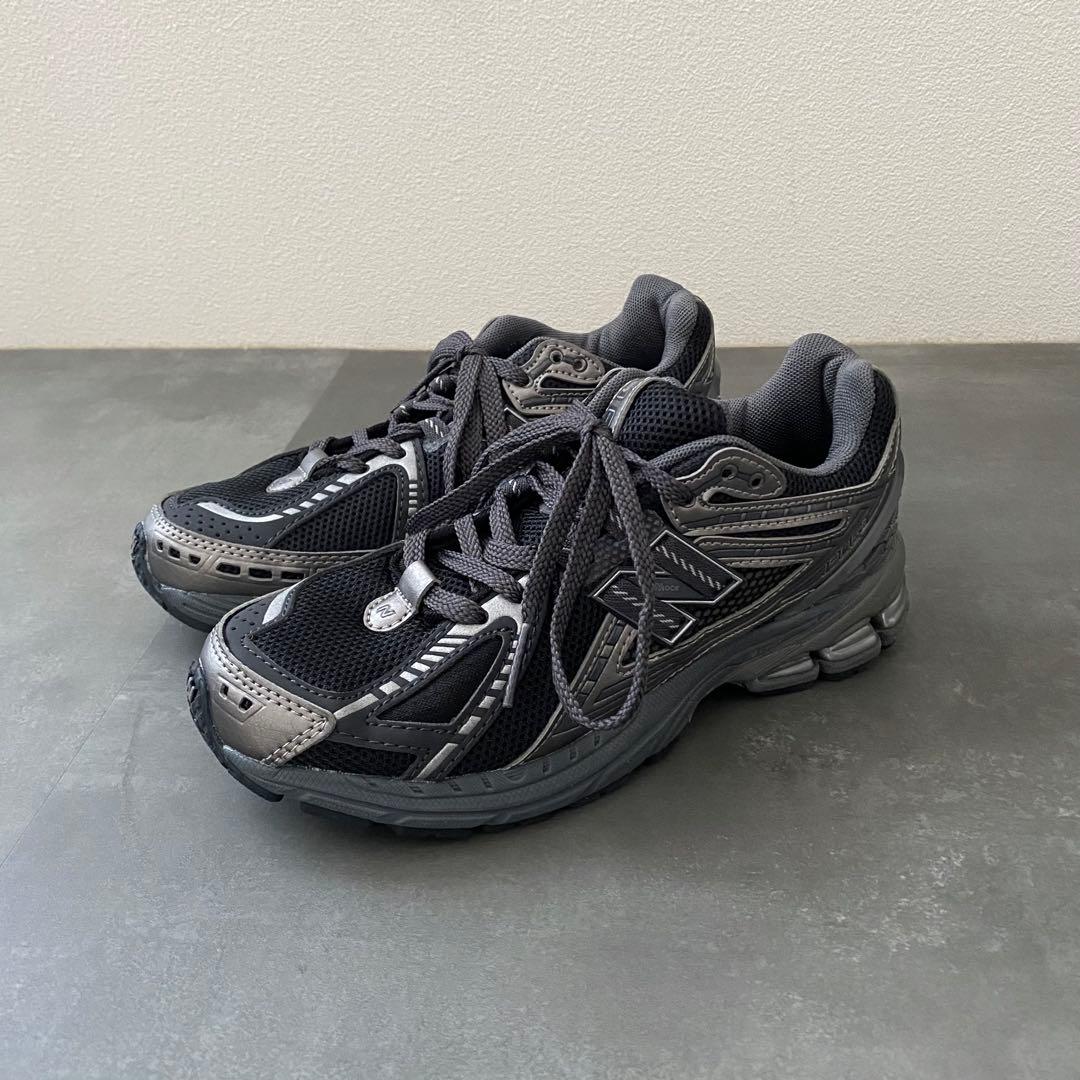 人気　極美品　新品同様　ニューバランス M1906RES 23.5cm