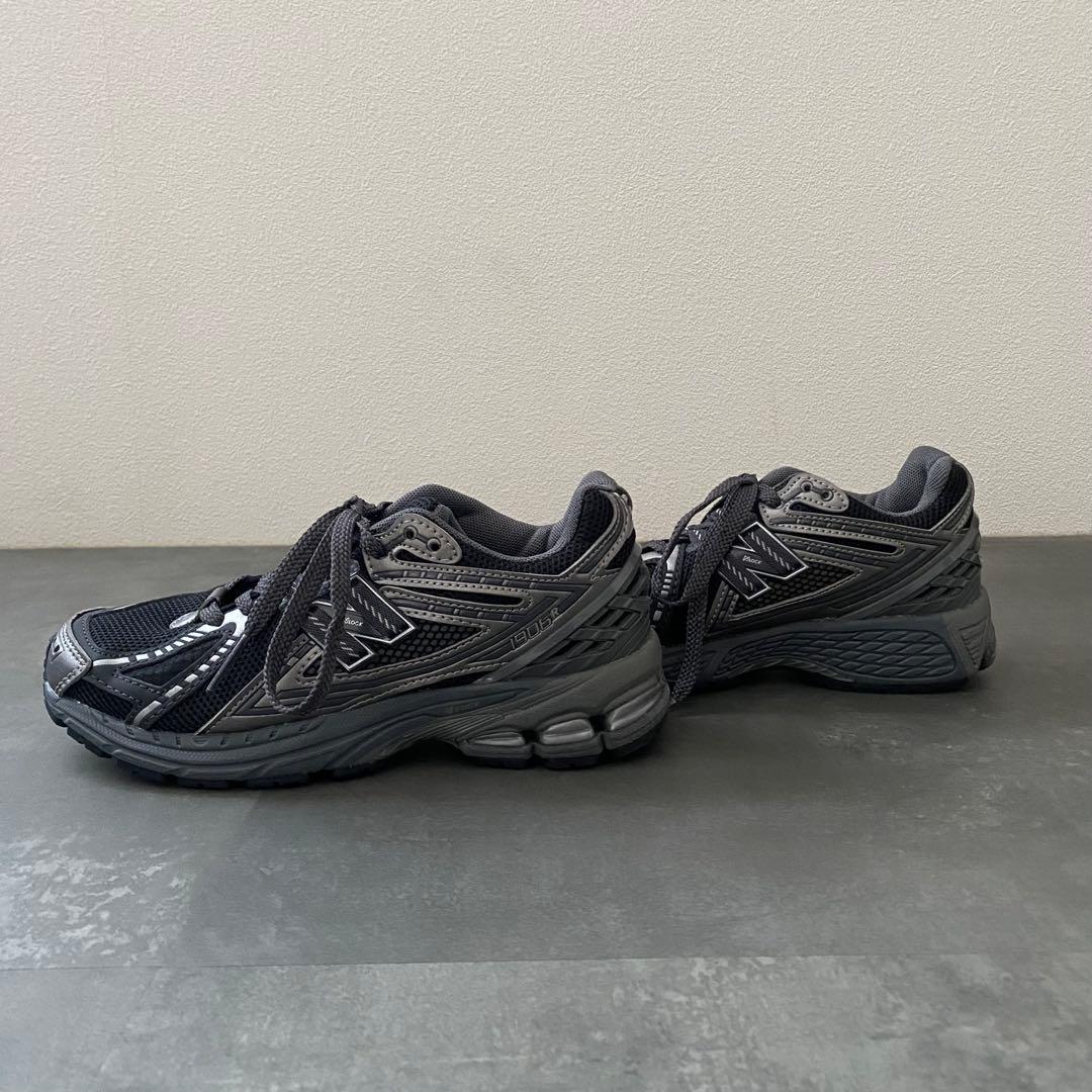 人気　極美品　新品同様　ニューバランス M1906RES 23.5cm