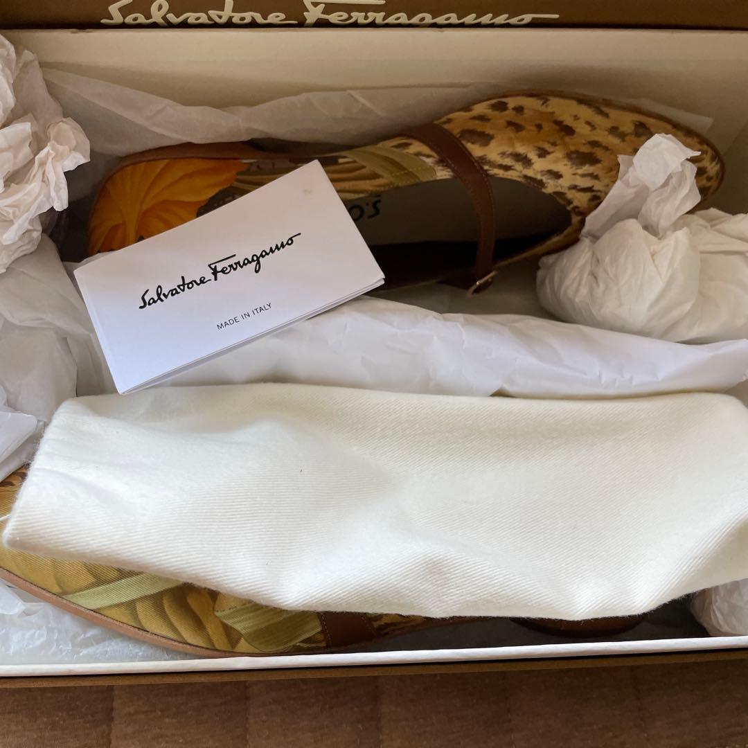 Ferragamo 限定クリエイション　オードリー　37サイズ