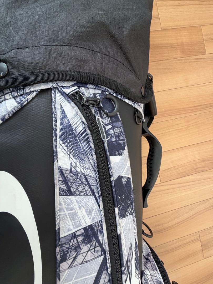 OAKLEY グラフィックデザイン キャディバッグ