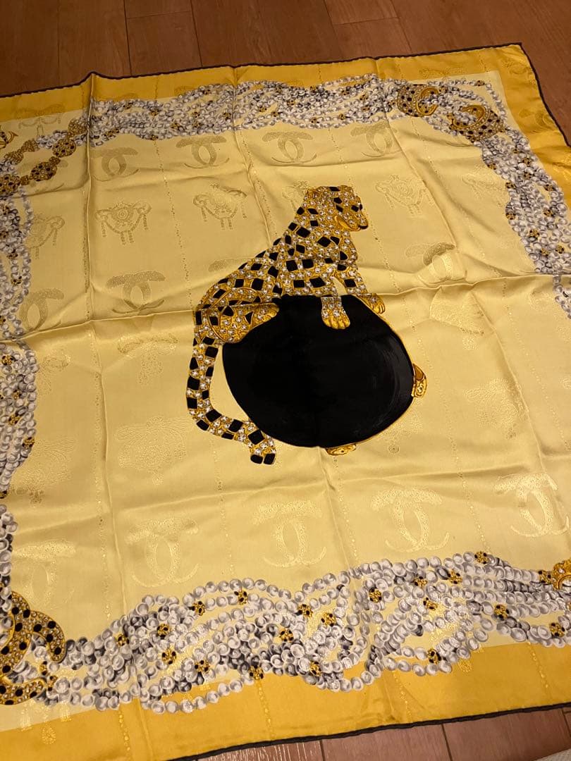 カルティエ パンテール シルク イタリア　ロゴ 大判スカーフ ストール