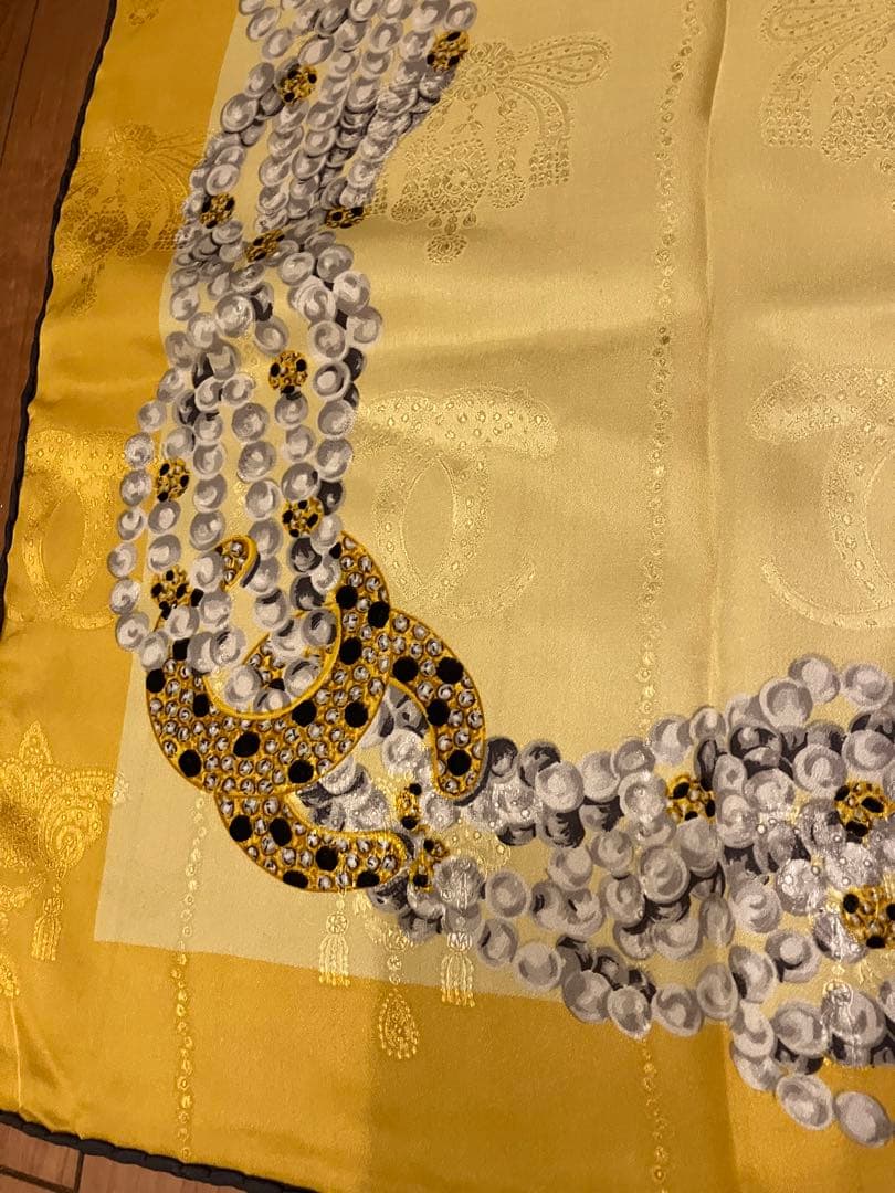 カルティエ パンテール シルク イタリア　ロゴ 大判スカーフ ストール