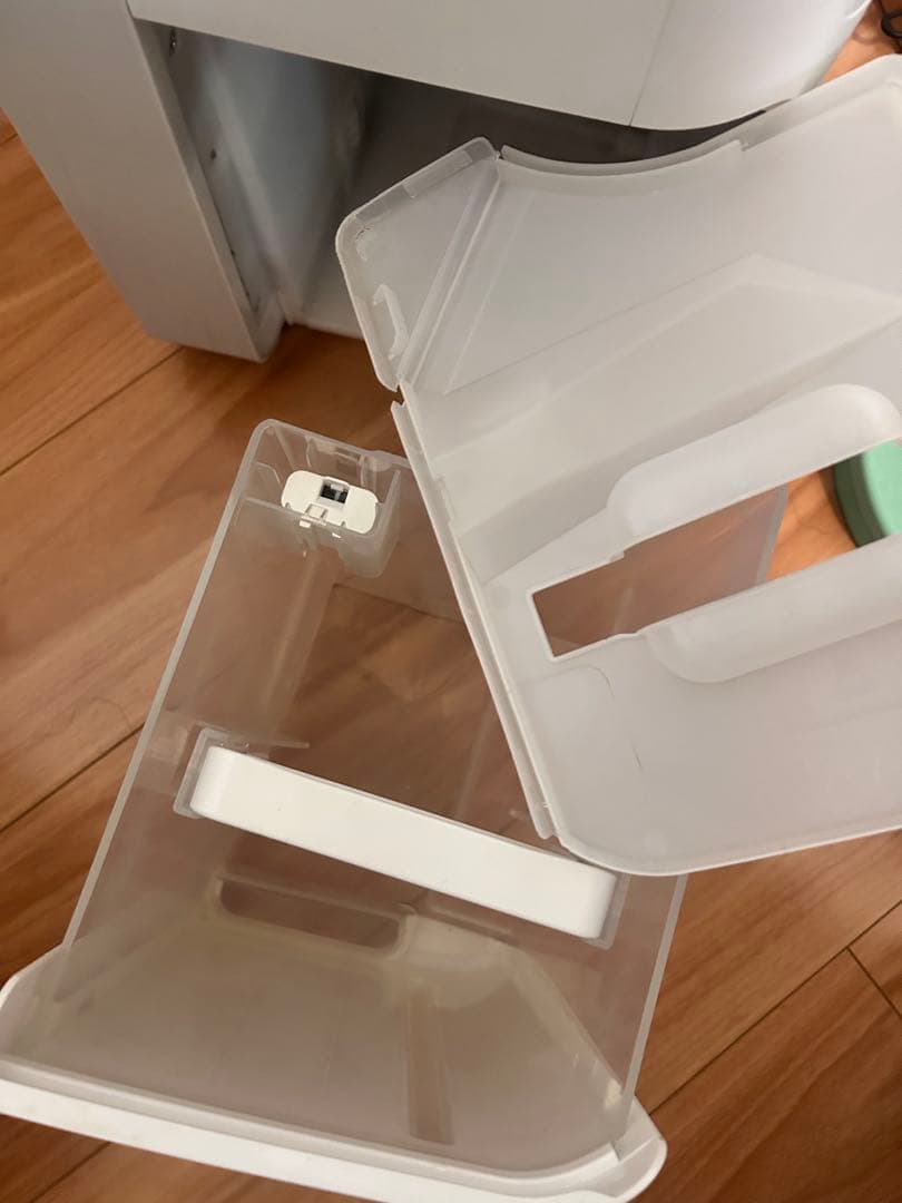 【箱あり　美品】SHARP 除湿機 ホワイト