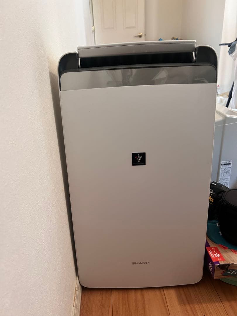【箱あり　美品】SHARP 除湿機 ホワイト