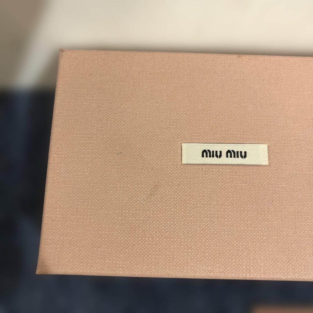 ミュウミュウ カードケース 名刺入れ マテラッセ ロゴ金具 レザー 黒