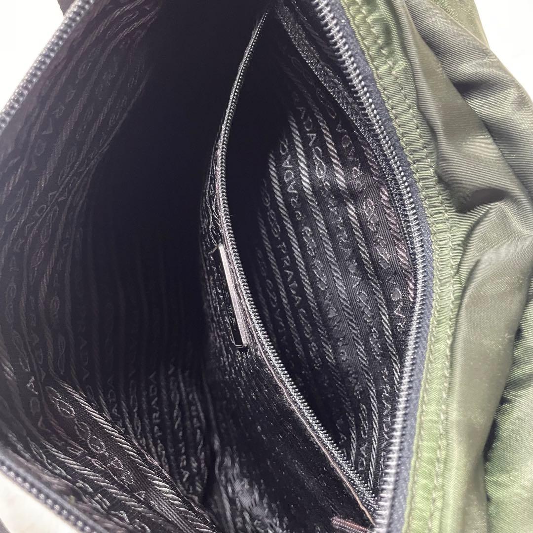 プラダ　三角ロゴ　ナイロン　レザー　メッセンジャーバッグ　ショルダー　格安