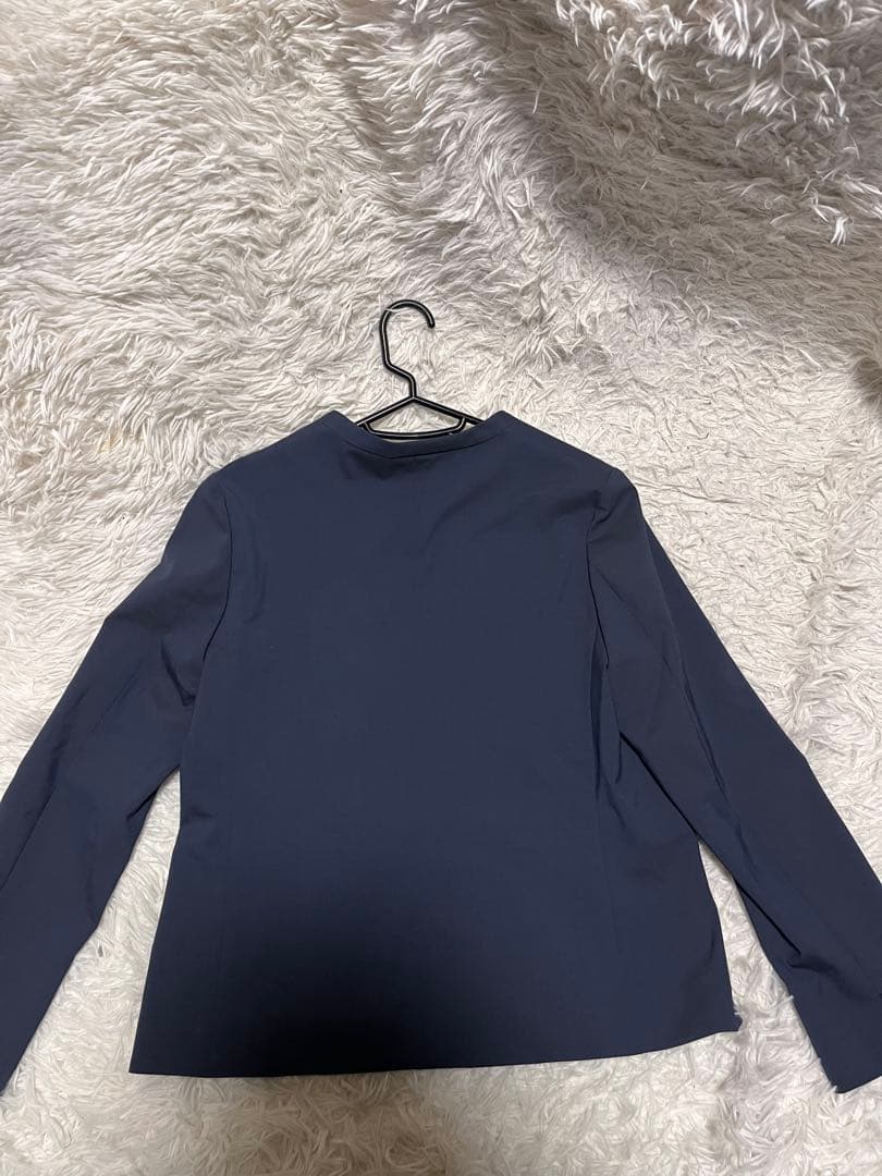 ネイビー ビジネススーツ ニューヨーカー　ノーカラースーツ