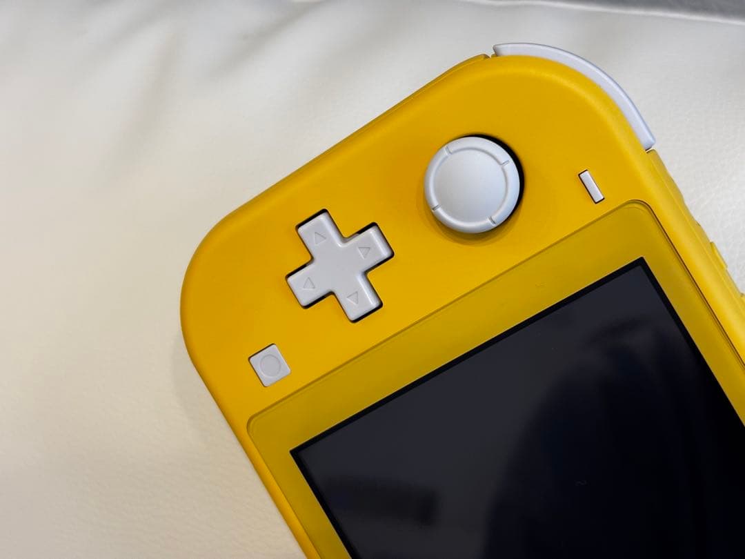 Nintendo Switch Lite イエロー 充電器・ケース付き