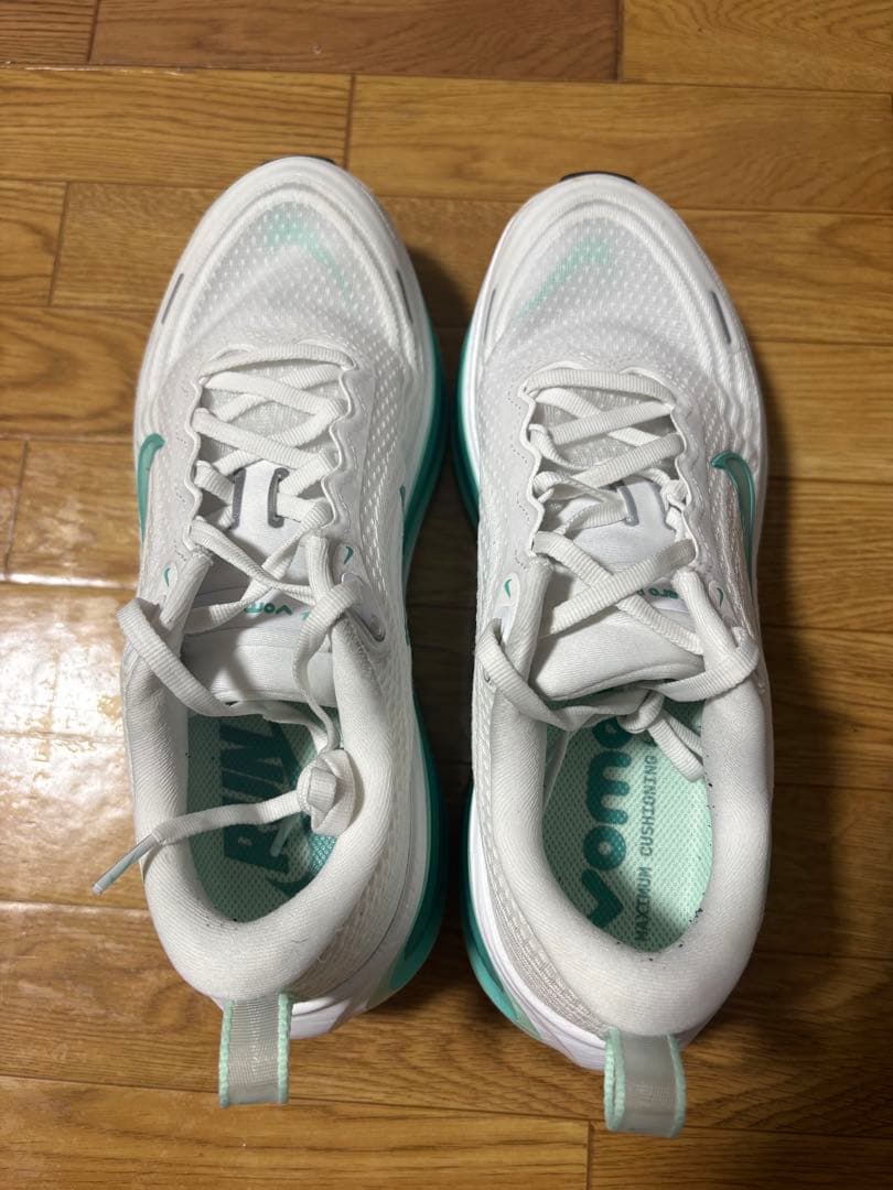 ナイキボメロプラス（26.0）