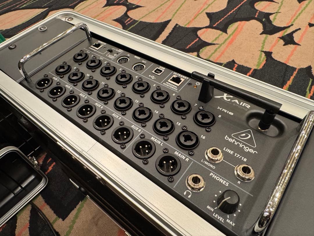 BEHRINGER ベリンガー X AIR XR18 デジタルミキサー