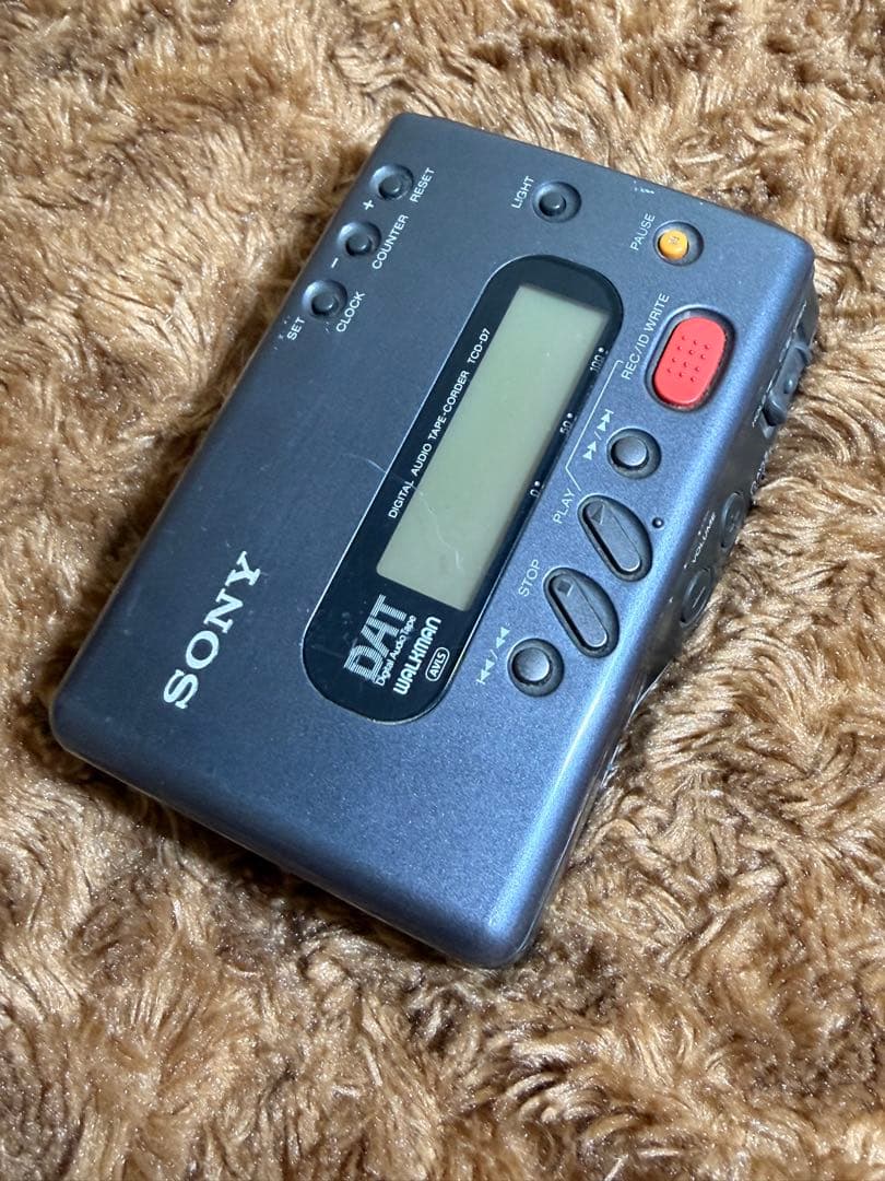 ポータブルプレーヤー SONY DAT WALKMAN TCD-D7