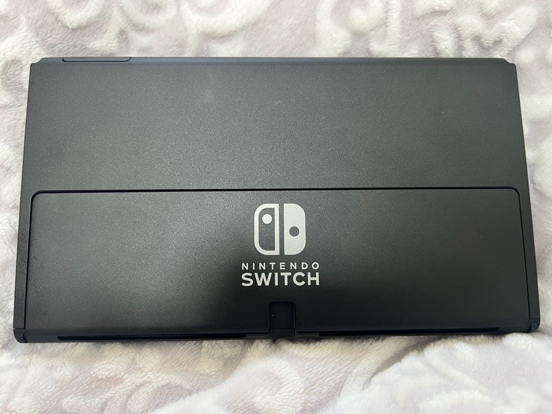 【美品】Nintendo Switch 有機ELモデル　ホワイト