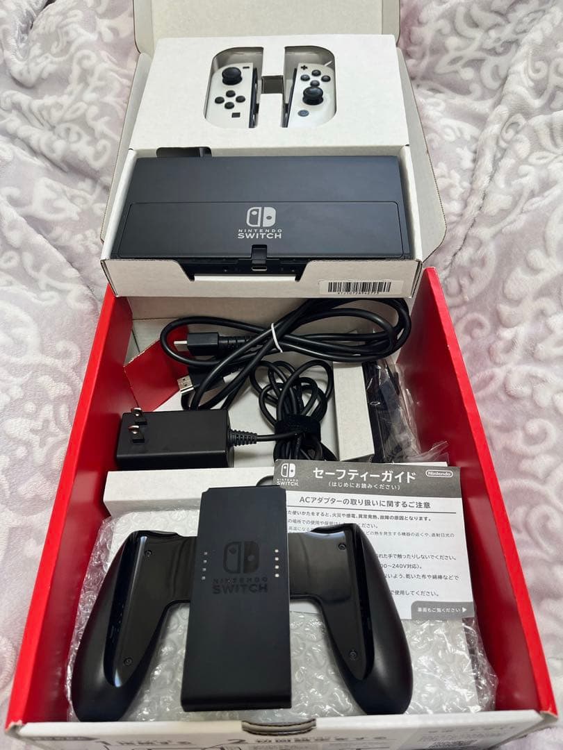 【美品】Nintendo Switch 有機ELモデル　ホワイト