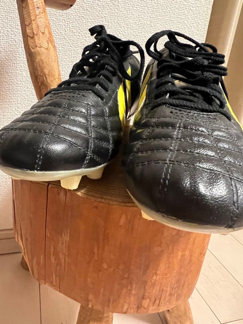 マリ様　YASUDA サッカーシューズ 黒/黄 スパイク　26.5