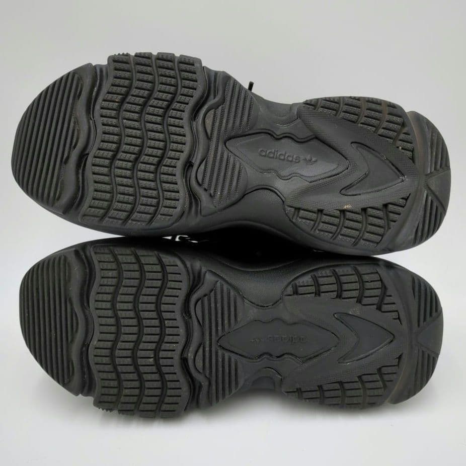 極美品　未使用に近い　adidas OZGAIA オズガイア　25cm 黒