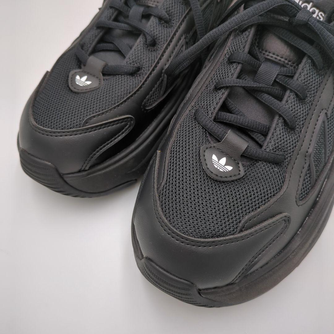 極美品　未使用に近い　adidas OZGAIA オズガイア　25cm 黒
