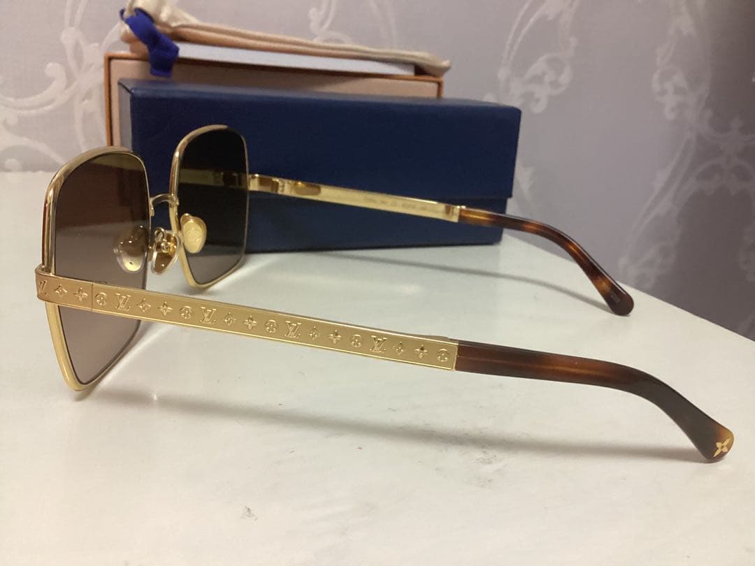 LOUIS VUITTON ゴールドフレーム サングラス