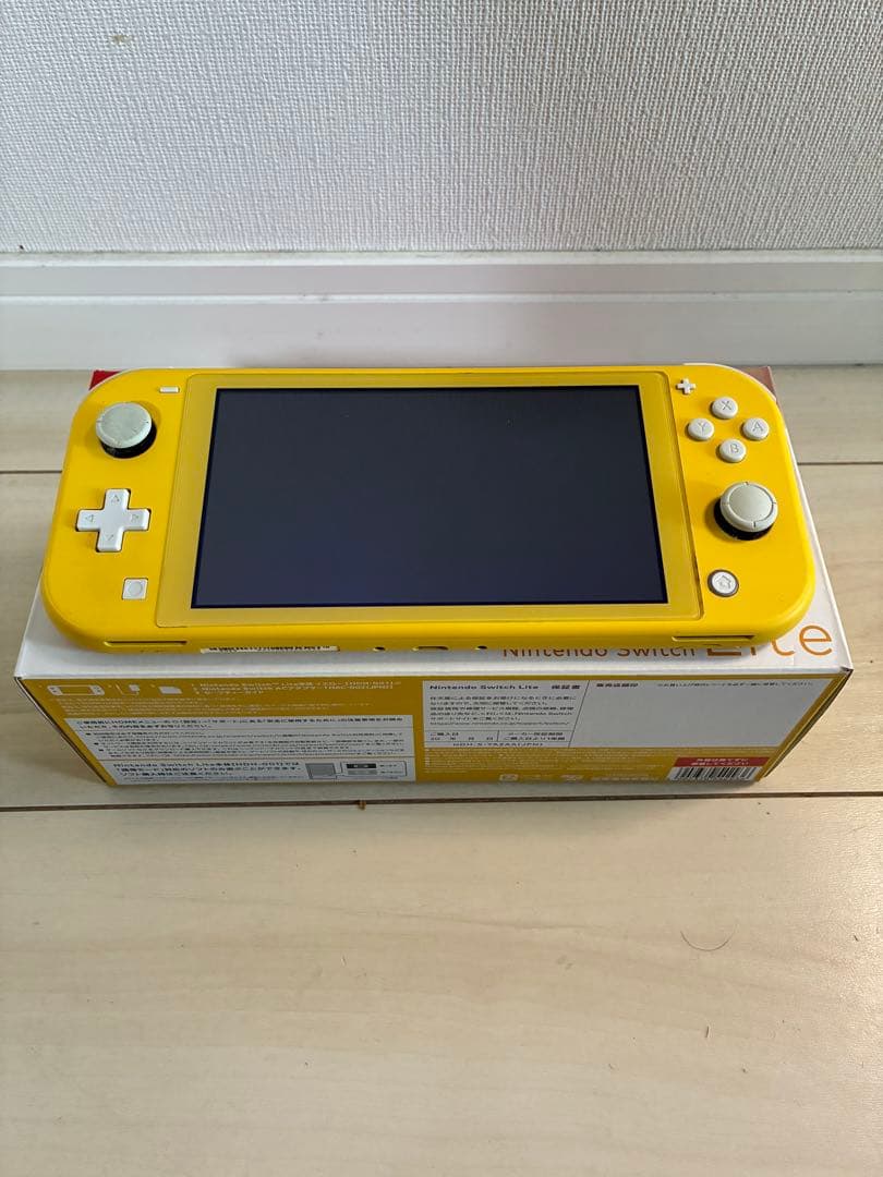 Nintendo Switch Lite イエロー 本体　ジャンク品