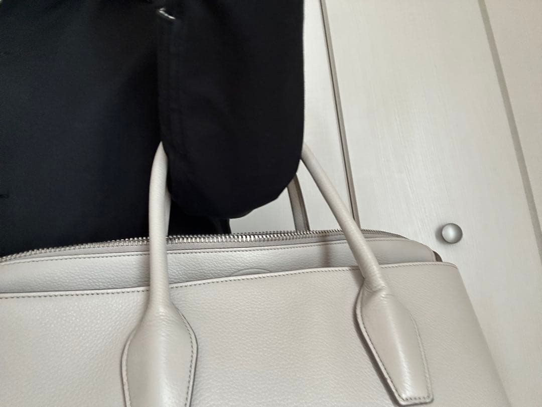 TOD'S グレーレザービジネスバッグ
