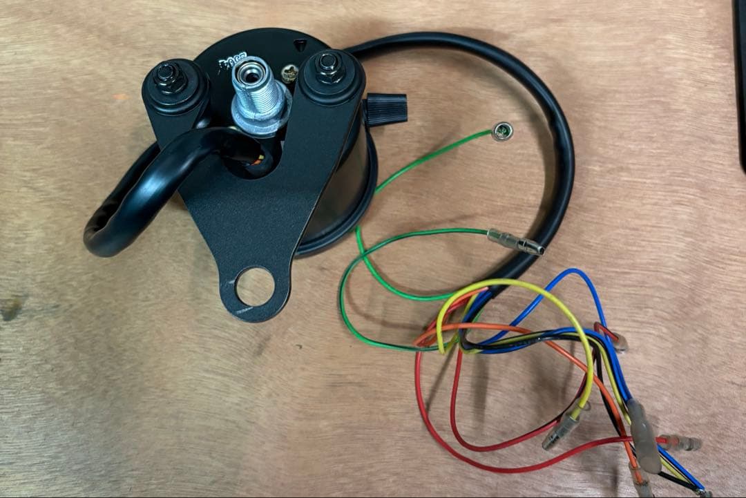 デイトナ 60φ 140キロ インジケーター ミニメーター ブラック 防振ステー