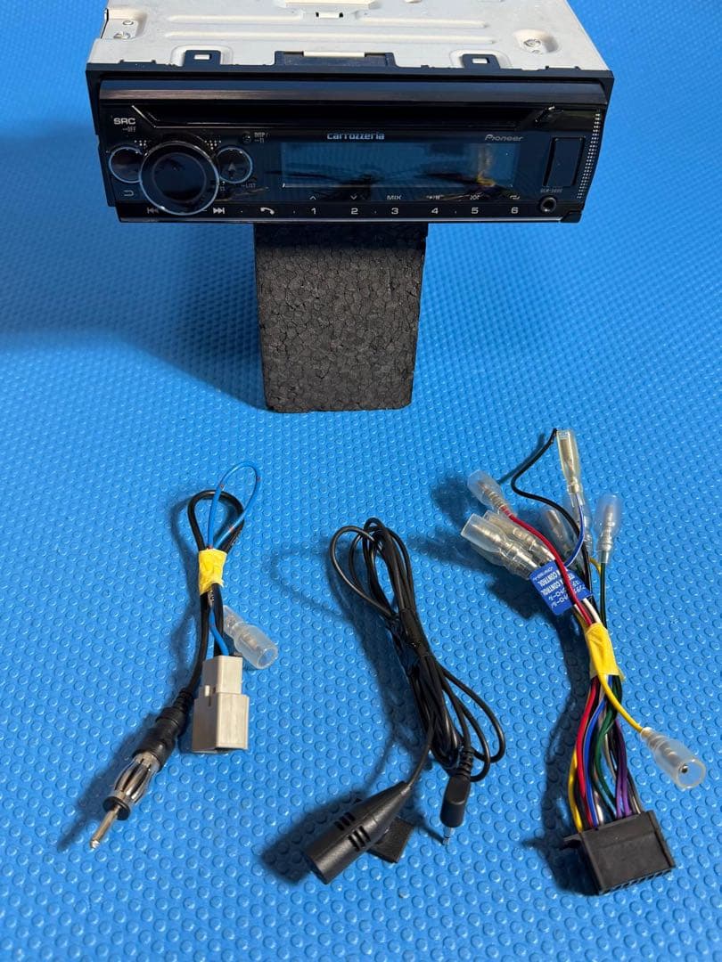 carrozzeria DEH-5600 カーオーディオ　CDプレーヤー