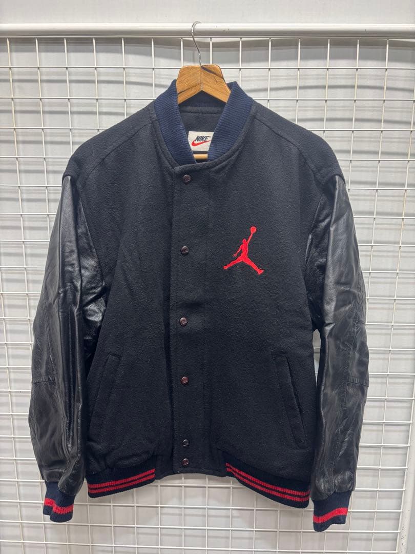 ［NIKE］ナイキ　ジョーダン90s 袖革　スタジャン100 2511-440