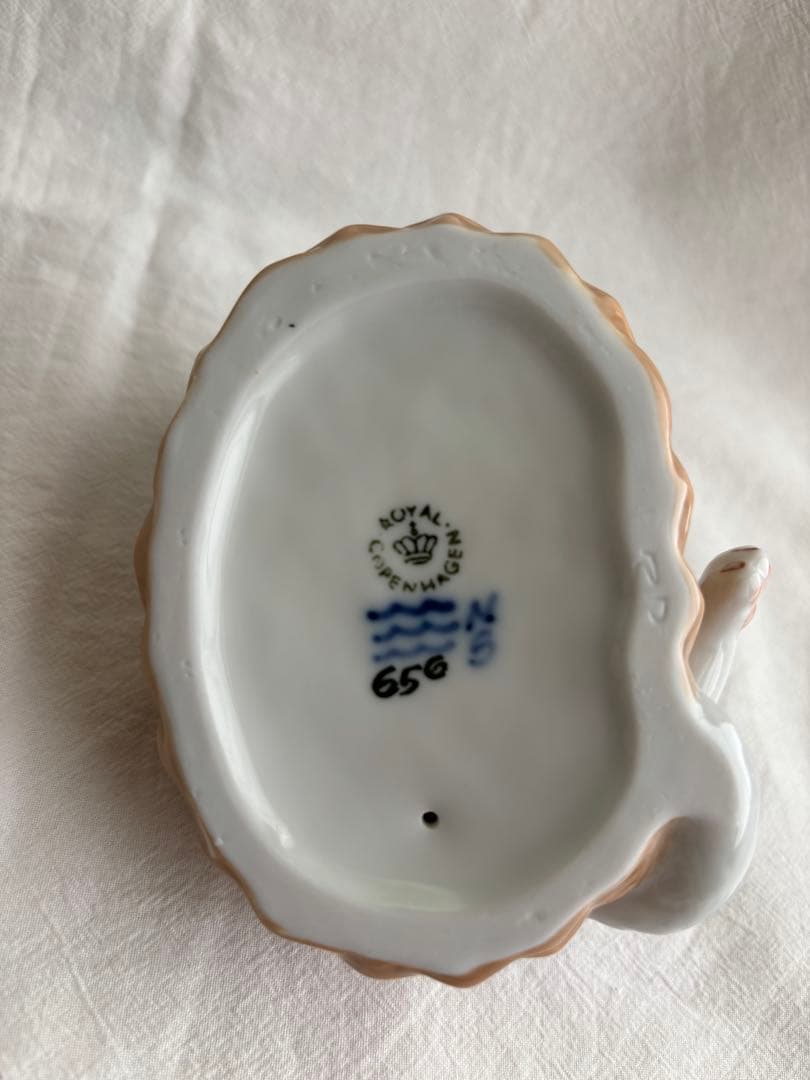 ロイヤルコペンハーゲン　2010年　イヤーフィギュリン　猫　オーナメント付