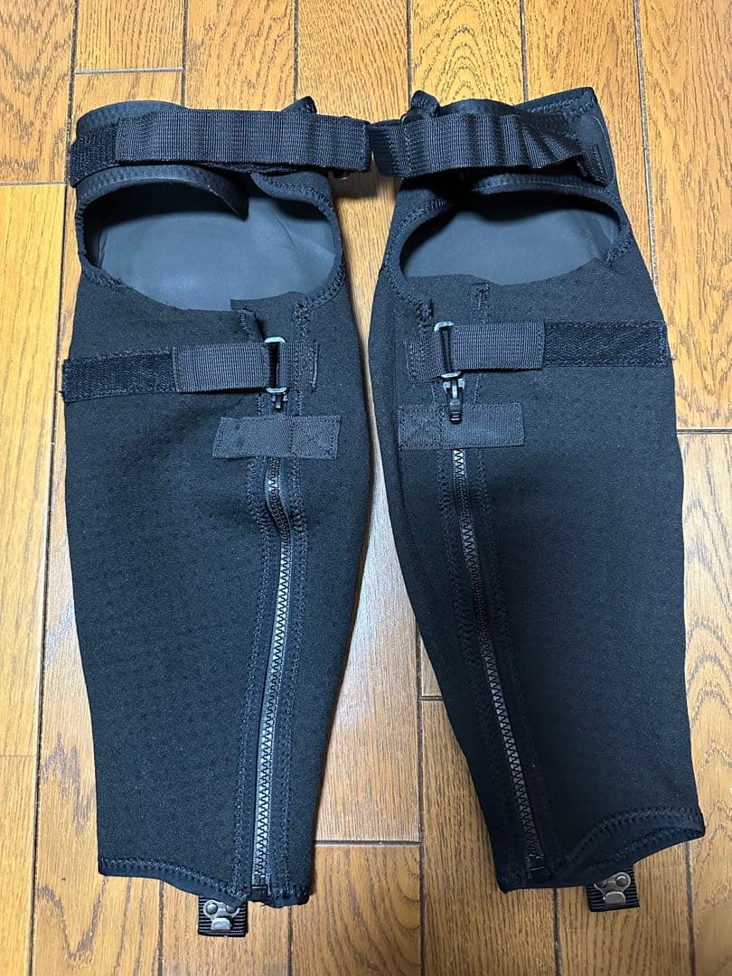 新品未使用　モンベル　レッグガード