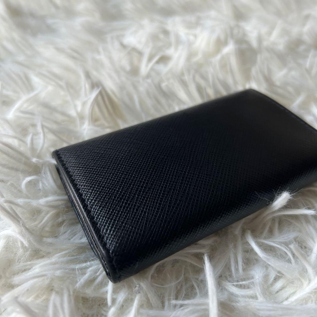 現行✨美品 プラダ サフィアーノレザー 6連 金具ロゴ キーケース