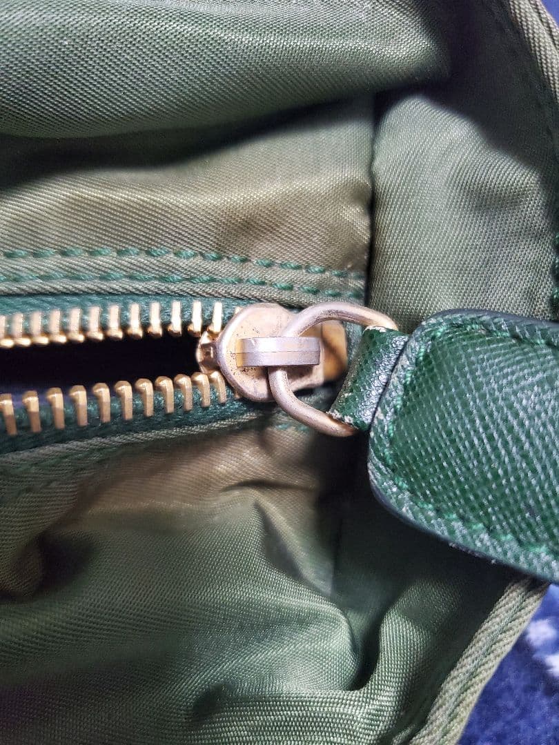 PRADA グリーン キルティング ショルダーバッグ