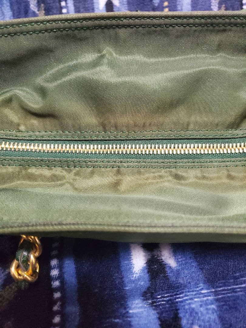 PRADA グリーン キルティング ショルダーバッグ