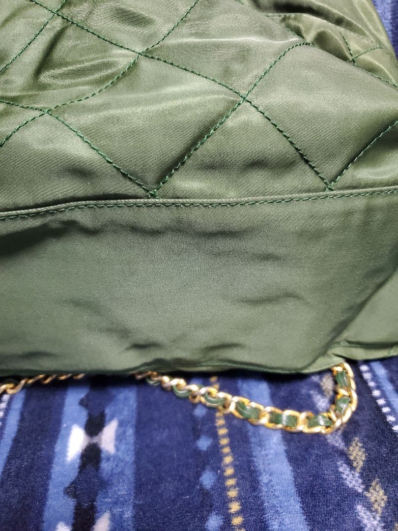 PRADA グリーン キルティング ショルダーバッグ
