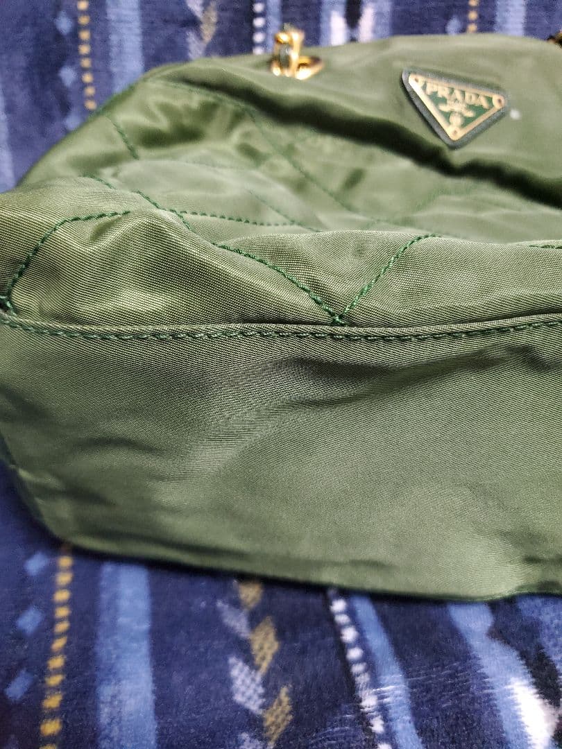 PRADA グリーン キルティング ショルダーバッグ