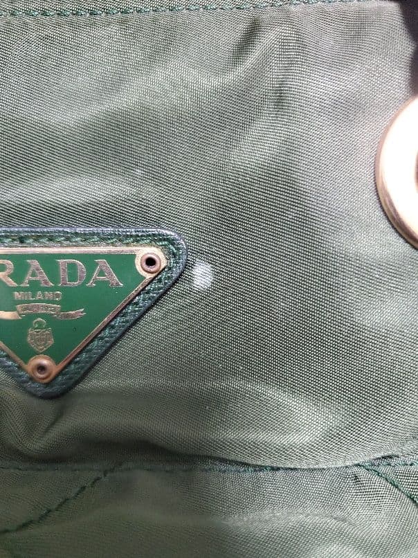 PRADA グリーン キルティング ショルダーバッグ