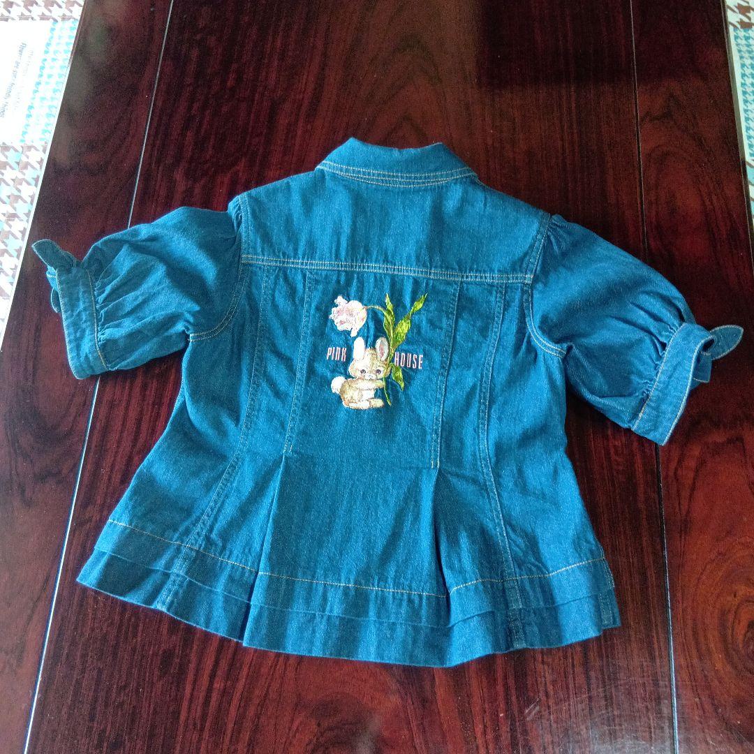 バックのうさぎ刺繍が可愛いデニムジャケット