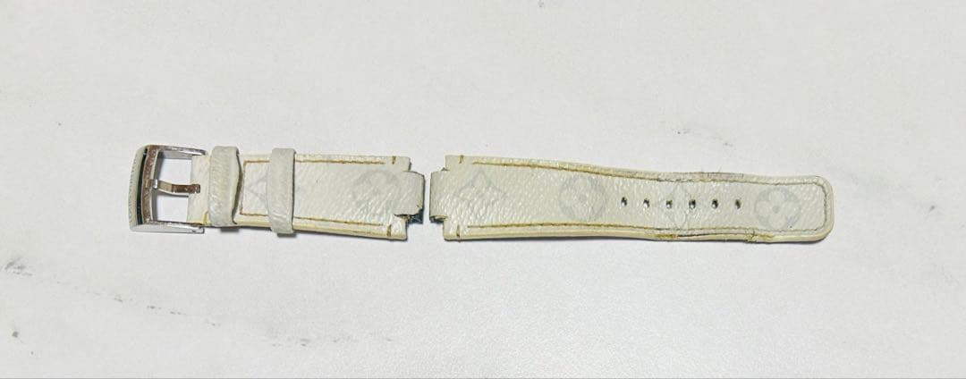 LOUIS VUITTON ホワイトレザーベルト 凸部12mm
