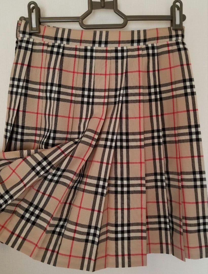 バーバリー人気キッズスカート綺麗なプリーツ　茶 2度使用　チェック 美品140