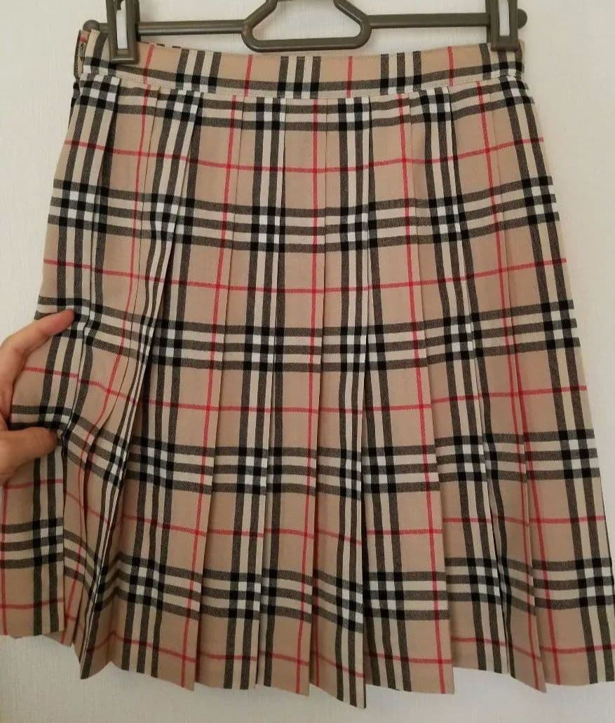 バーバリー人気キッズスカート綺麗なプリーツ　茶 2度使用　チェック 美品140