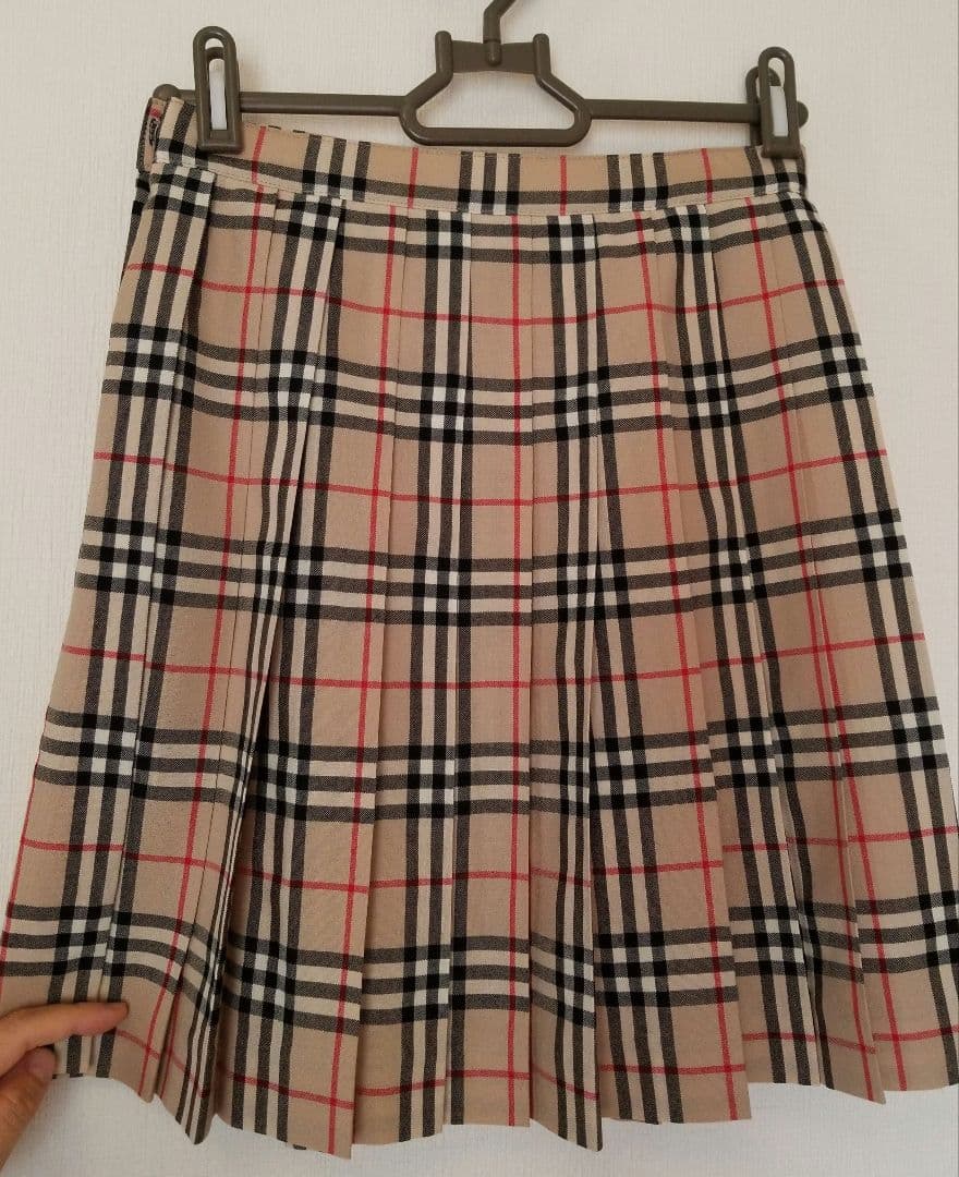 バーバリー人気キッズスカート綺麗なプリーツ　茶 2度使用　チェック 美品140