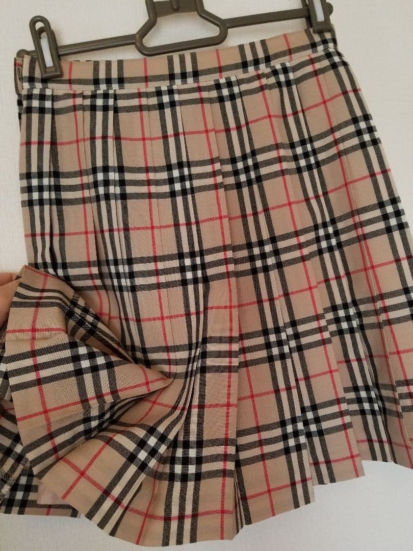 バーバリー人気キッズスカート綺麗なプリーツ　茶 2度使用　チェック 美品140