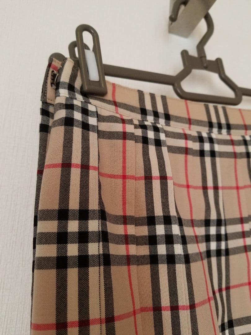 バーバリー人気キッズスカート綺麗なプリーツ　茶 2度使用　チェック 美品140
