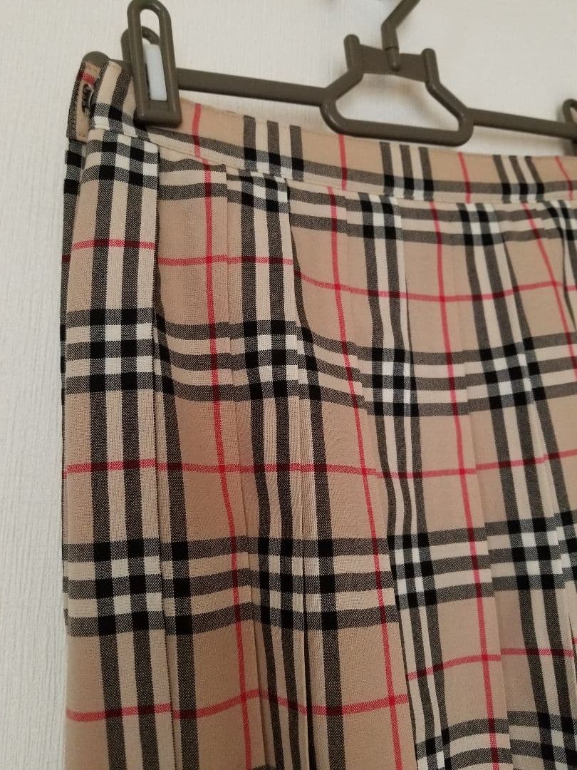 バーバリー人気キッズスカート綺麗なプリーツ　茶 2度使用　チェック 美品140