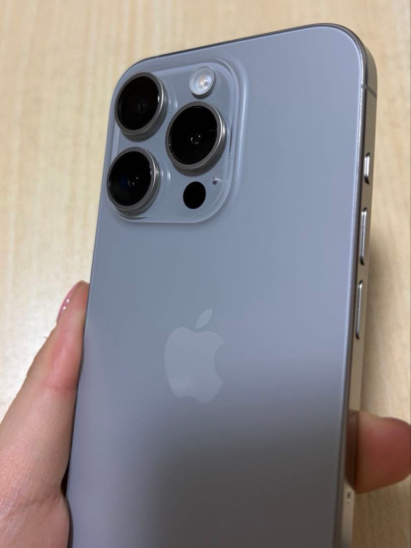 スマートフォン本体 Apple iPhone 15 pro 256GB
