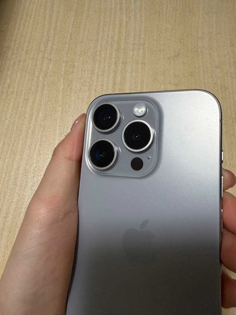 スマートフォン本体 Apple iPhone 15 pro 256GB