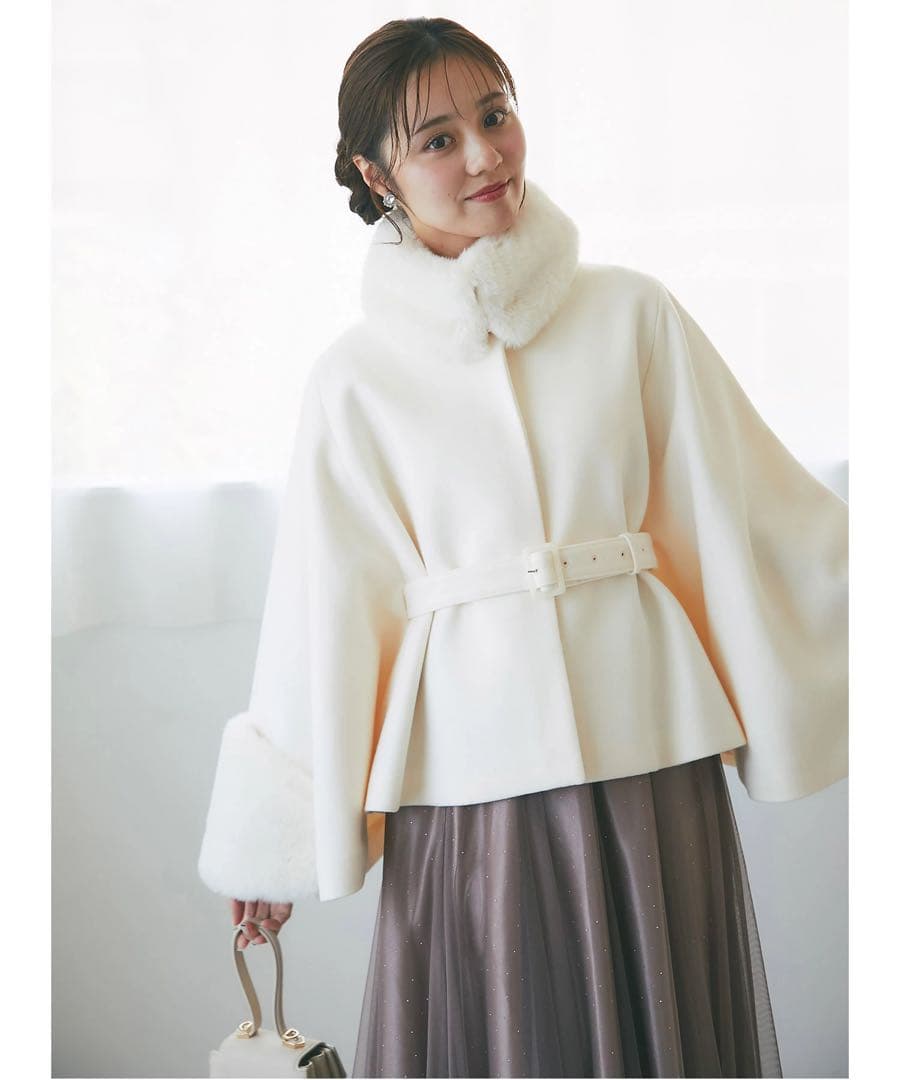 トッコクローゼット　ケープライクコート　ホワイト