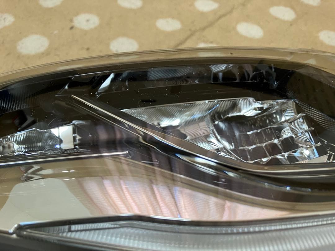 タントカスタム　右ヘッドライト　la650s