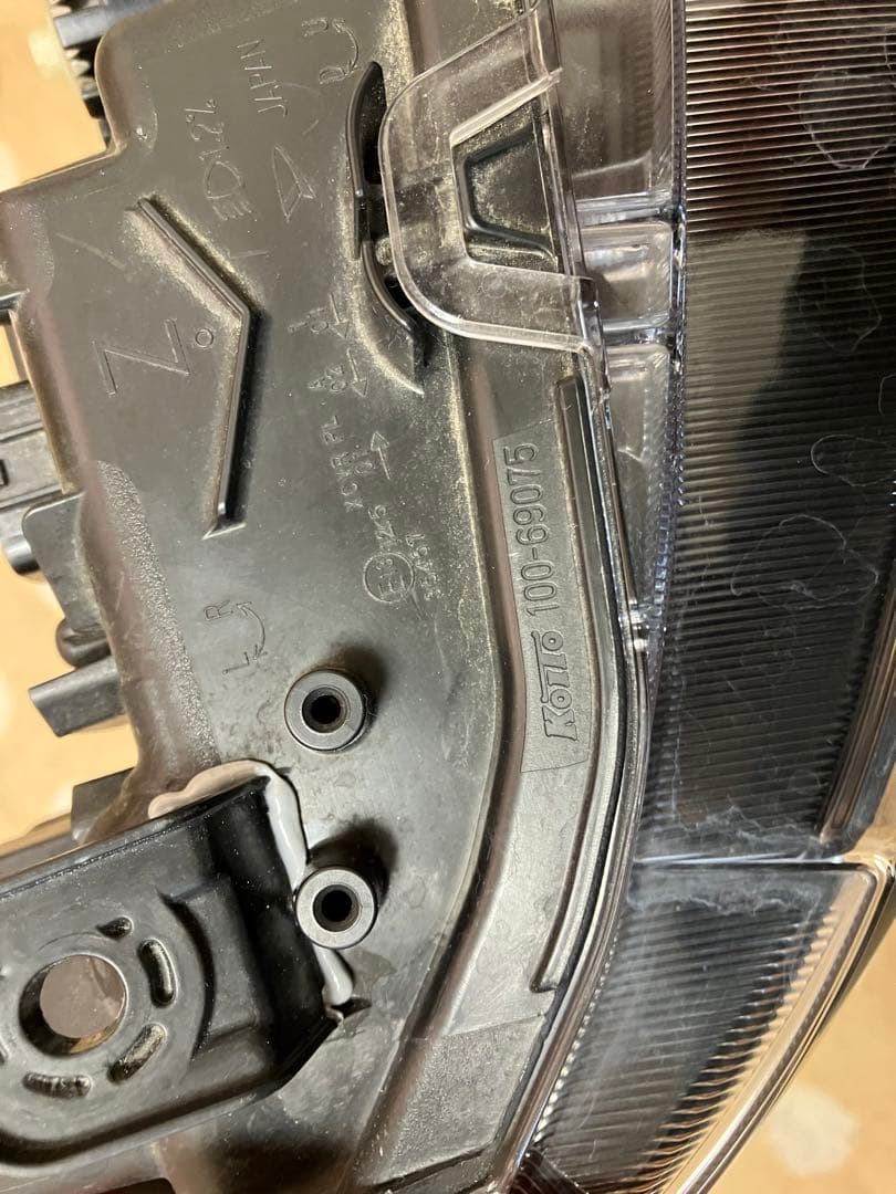 タントカスタム　右ヘッドライト　la650s